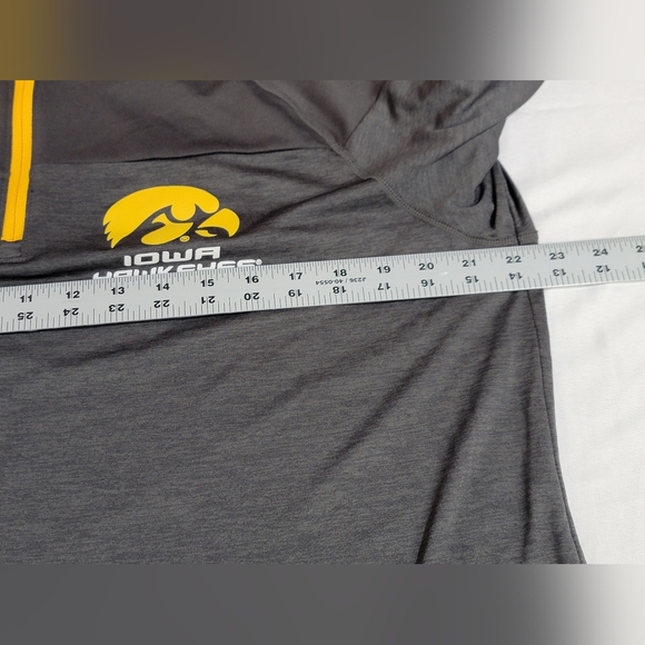 Under Armour University Of Iows 1/4 Zip Long Sleeve Heatgear Loose Fit Size Lg - Picture 6 of 7